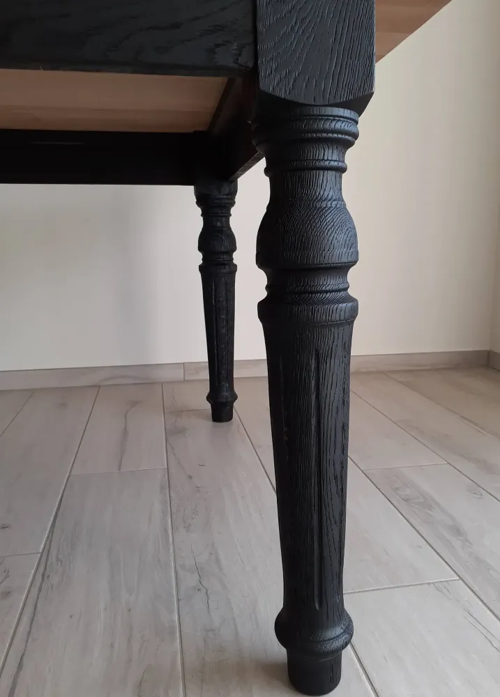 pied de table