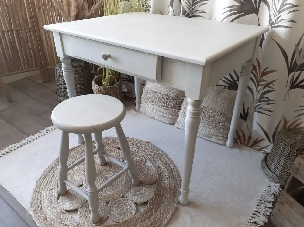 BUREAU ET TABOURET